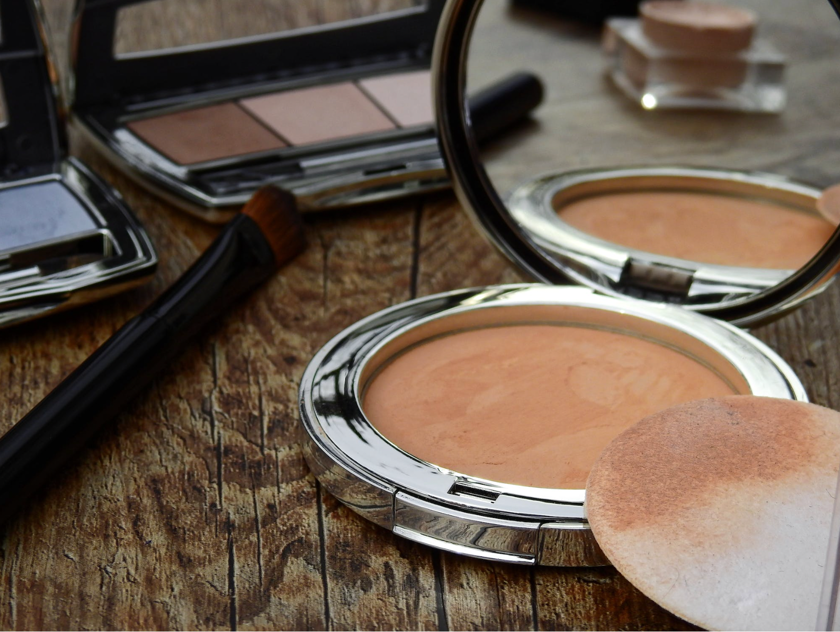 The Ultimate Guide to Applying Blush for a Natural Glow